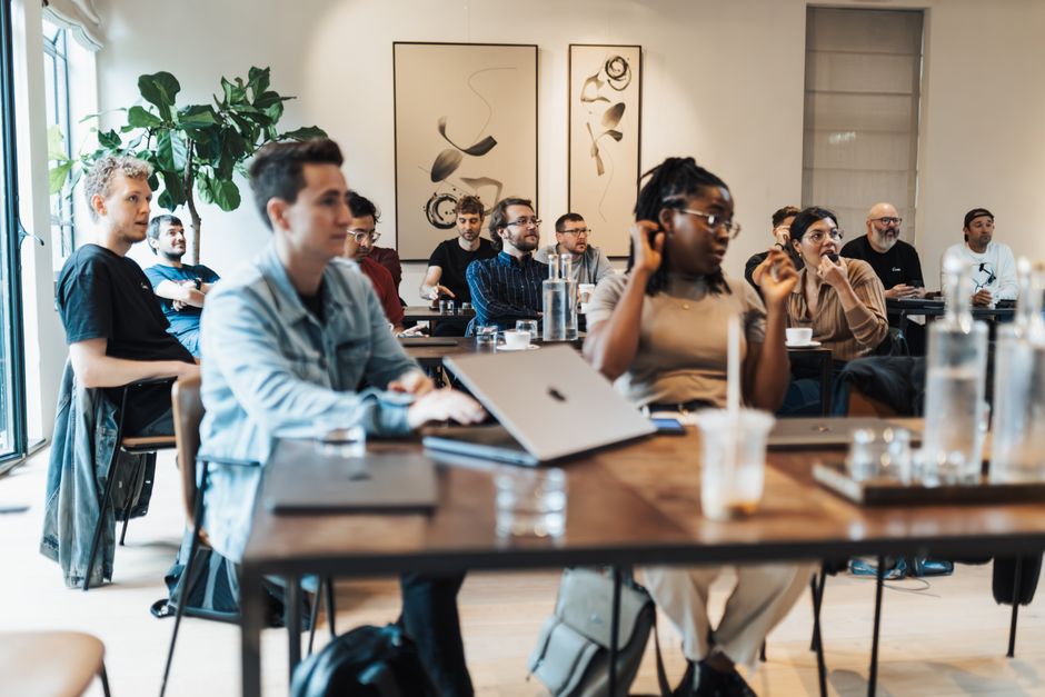 Prototyping im UX/UI Design: Interaktionen, Nutzerflüsse und Testen von Ideen